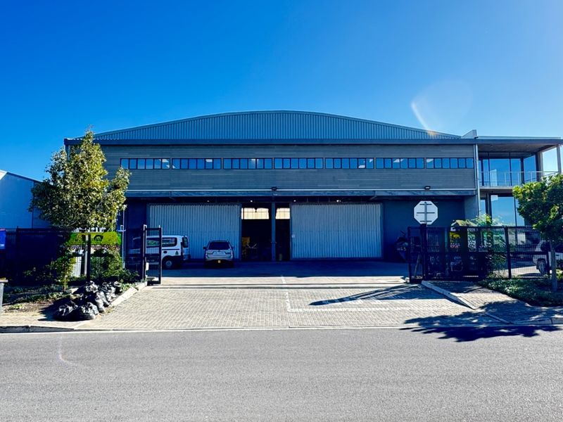 Industrial Warehouse To Let in Rivergate, Cape Town | Cranes, Yard and Parking - Photo 4
