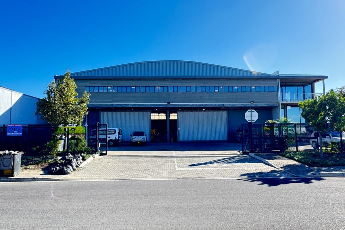 Industrial Warehouse To Let in Rivergate, Cape Town | Cranes, Yard and Parking - Photo 4