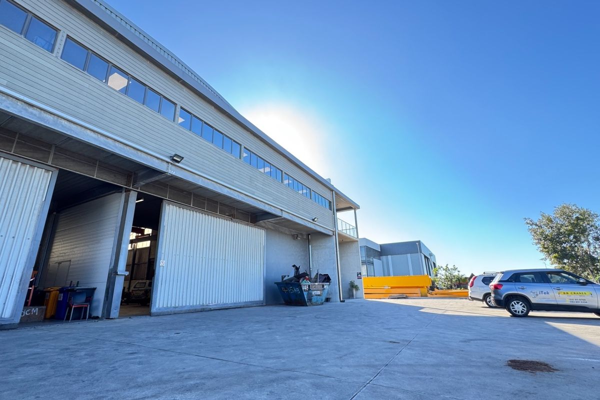 Industrial Warehouse To Let in Rivergate, Cape Town | Cranes, Yard and Parking - Photo 3