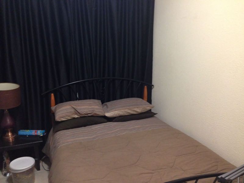 Spacious Ground Floor Unit for Rent - Photo 4
