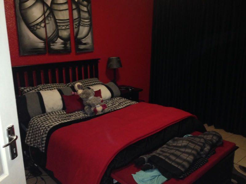 Spacious Ground Floor Unit for Rent - Photo 5