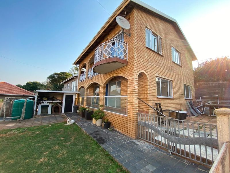 Modern 2 Bedroom Apartment to Let in Bluff - Water Included | R7,500 per Month - Photo 1