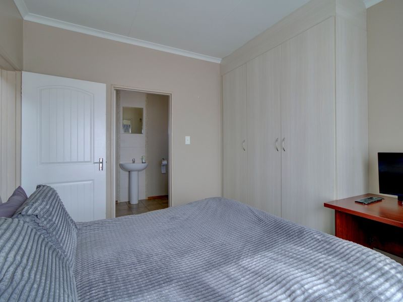 Apartment For Sale in Honeydew, Roodepoort - Photo 10