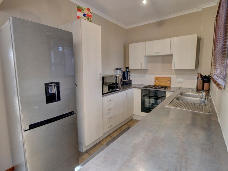 Apartment For Sale in Honeydew, Roodepoort - Photo 8