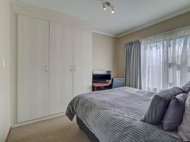 Apartment For Sale in Honeydew, Roodepoort - Photo 9
