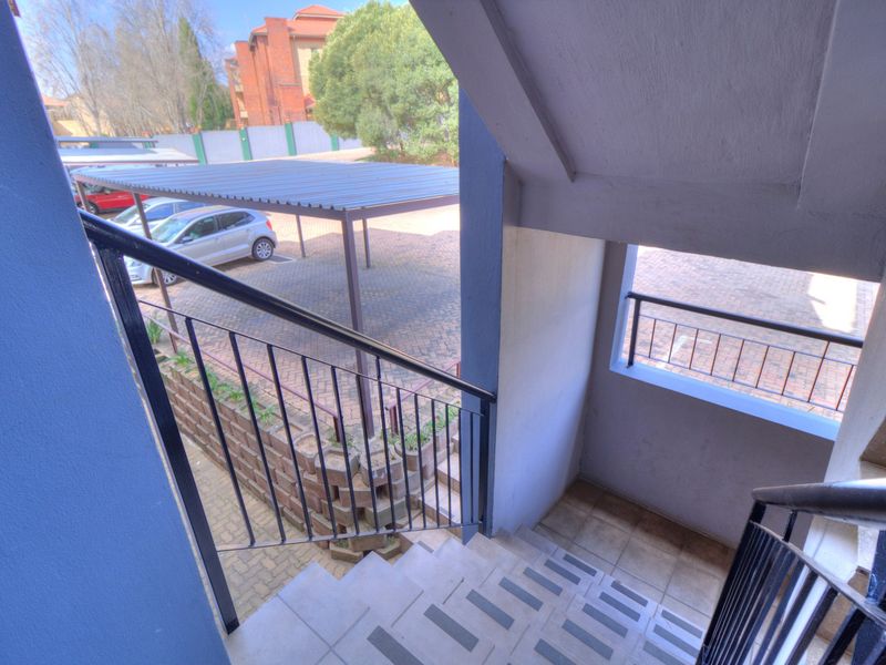 Apartment For Sale in Honeydew, Roodepoort - Photo 4