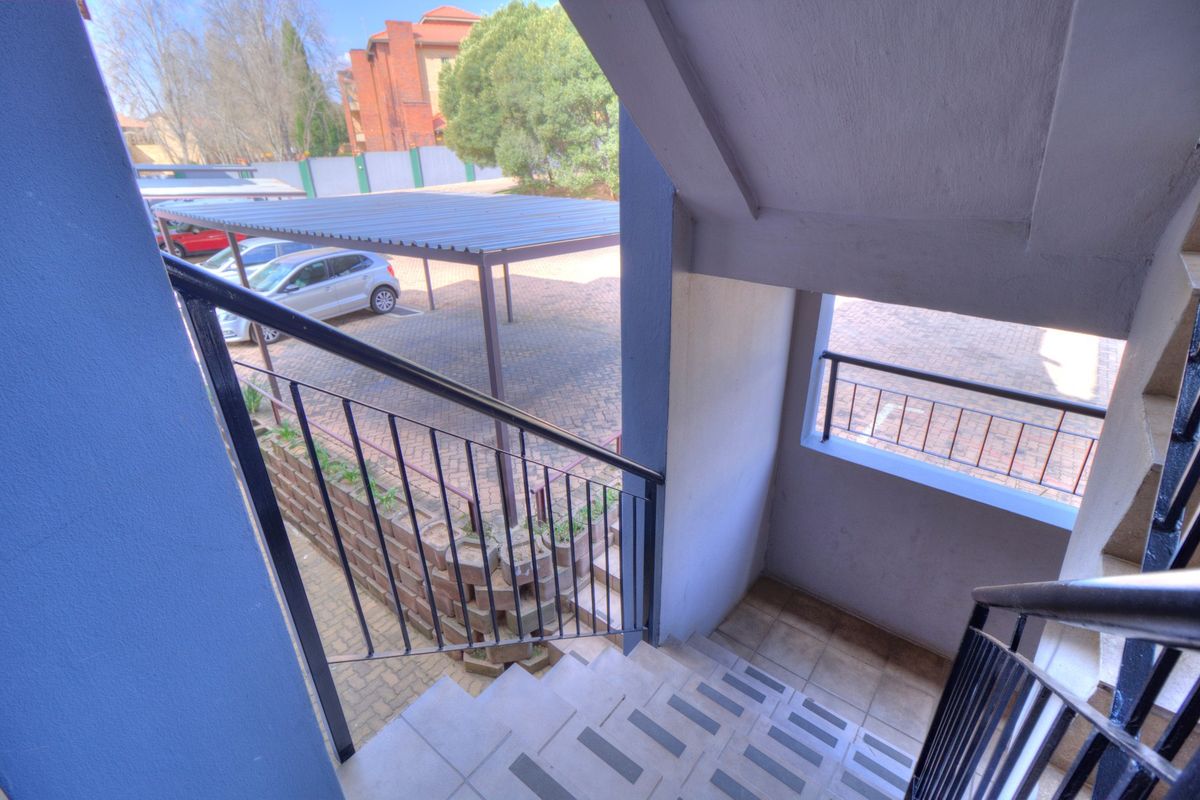 Apartment For Sale in Honeydew, Roodepoort - Photo 4