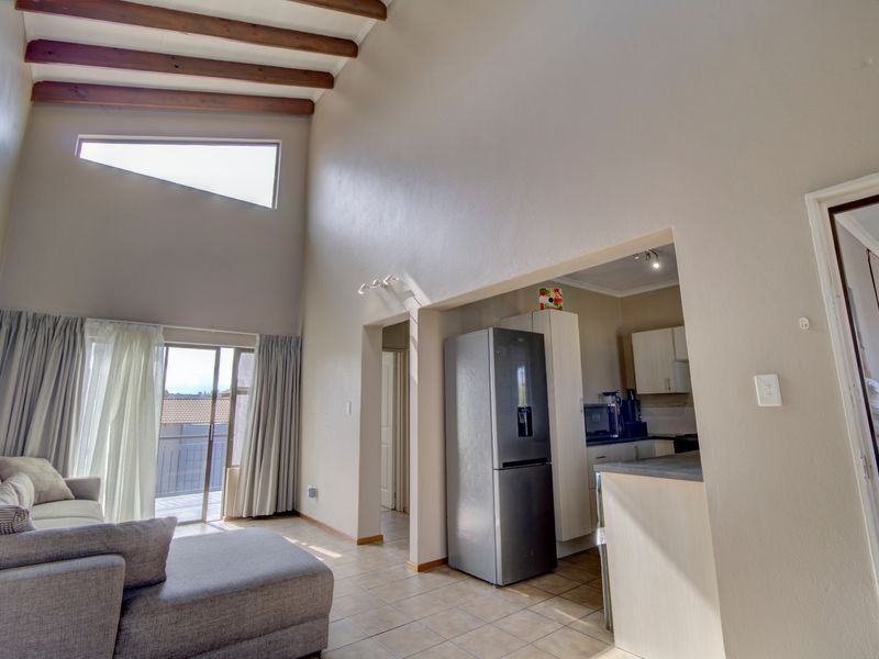Apartment For Sale in Honeydew, Roodepoort - Photo 5