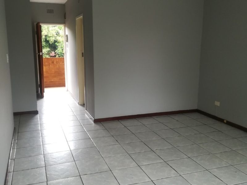 Apartment for Sale in the Boomed off Area of Croydon - Photo 4