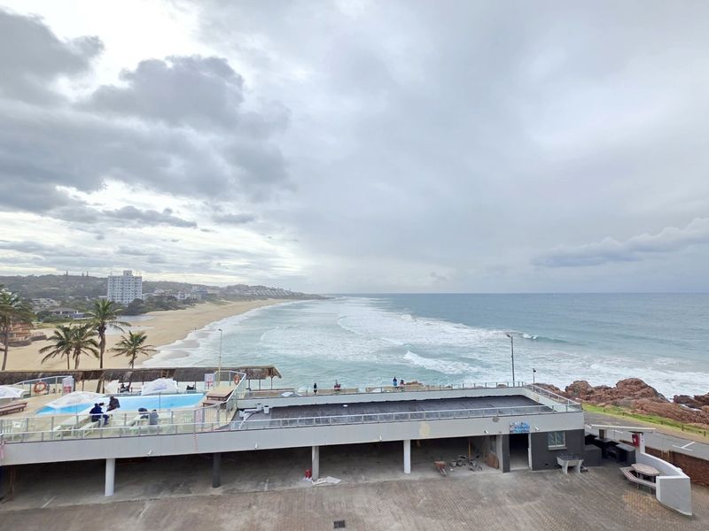 Beautiful 2 bedroom, 2 bathroom Beachfront Apartment For Sale in Margate, KwaZulu Natal - Photo 1