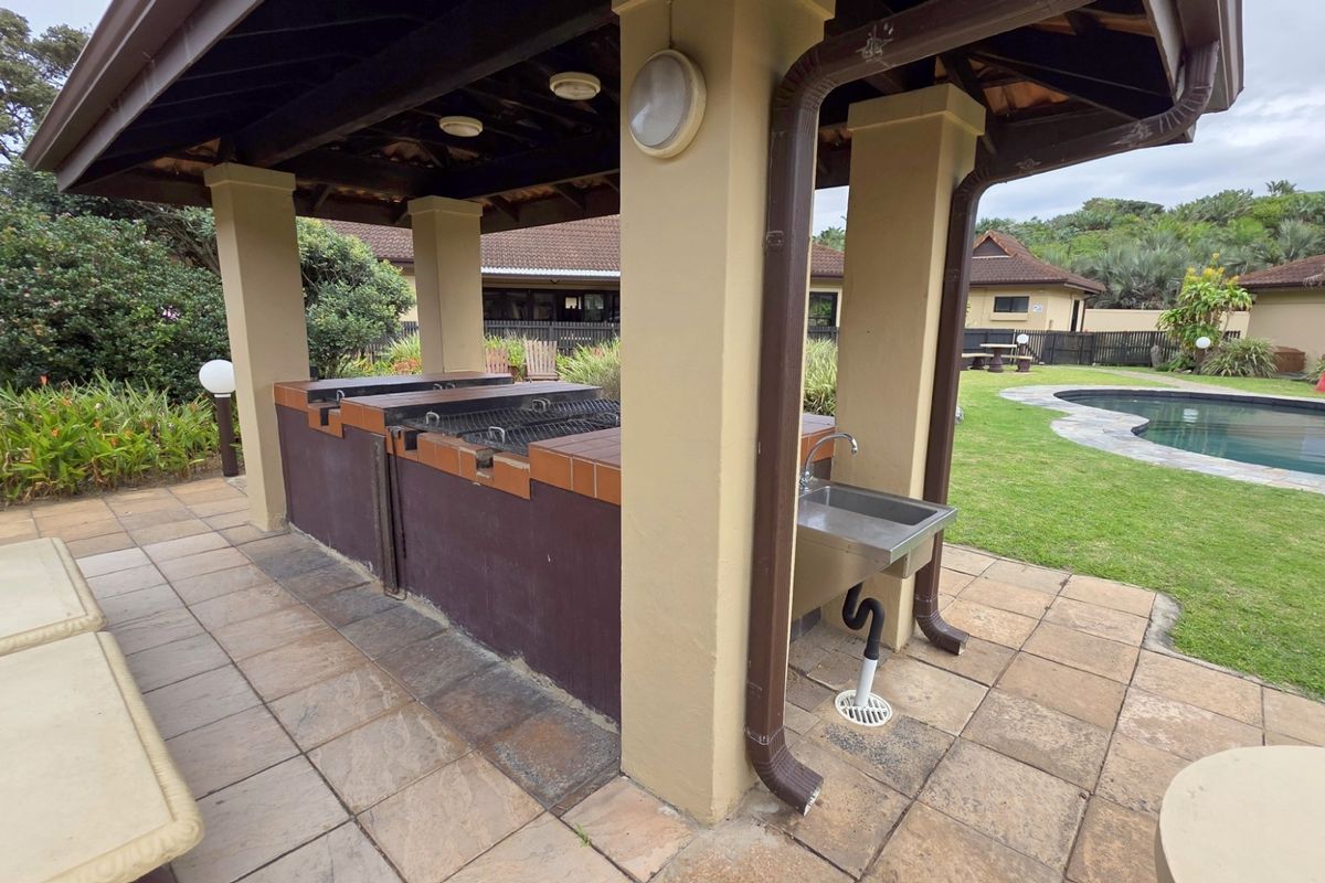 Spectacular 3 Bedroom. 2 Bathroom Beachfront Apartment For Sale in Pristine Complex in Shelly Beach - Photo 3