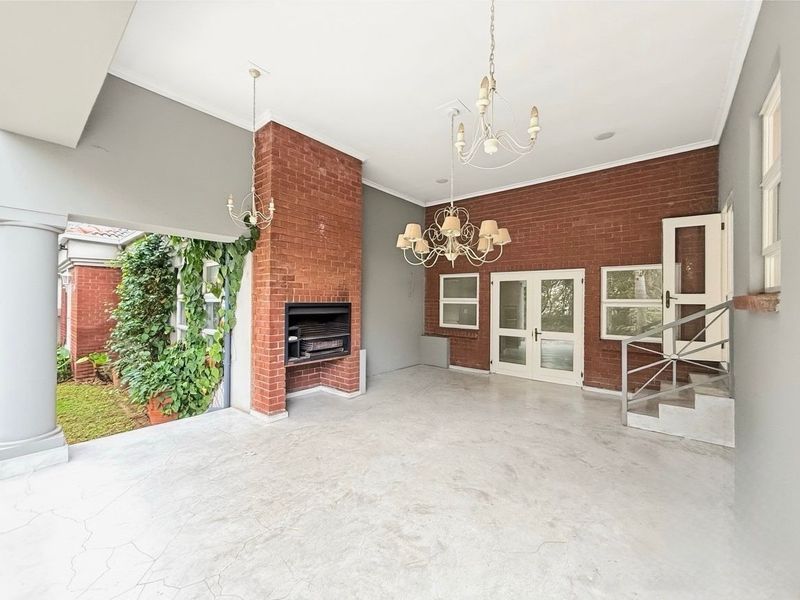 Contemporary Family Living in a Tranquil Dainfern Golf Estate Setting - Photo 4