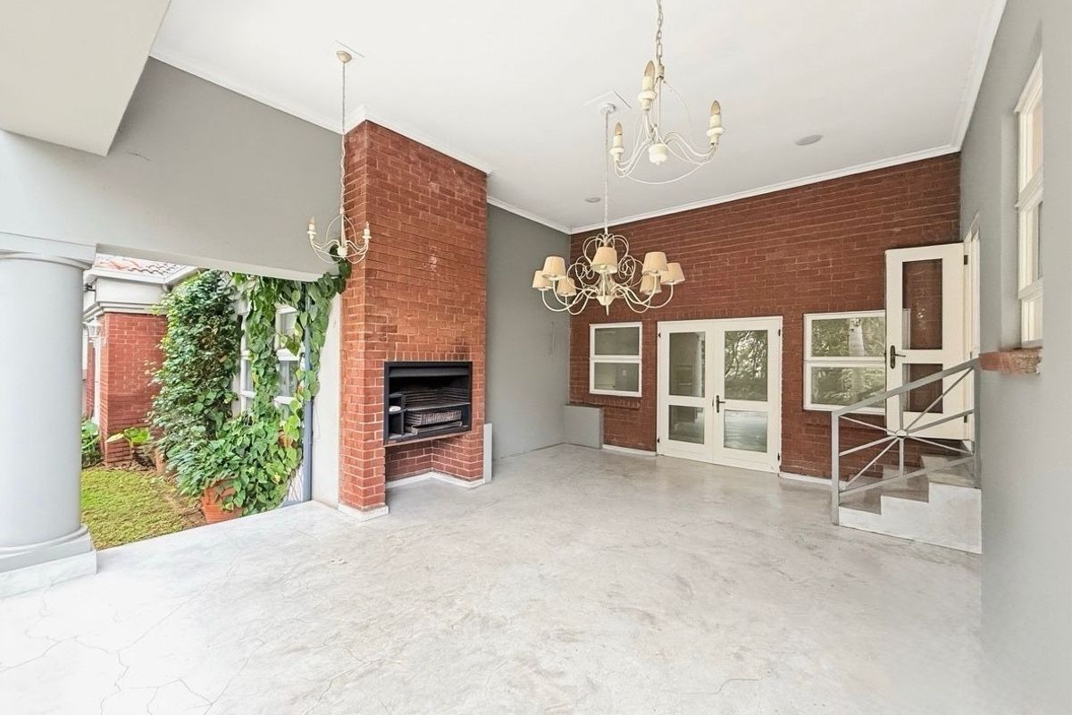 Contemporary Family Living in a Tranquil Dainfern Golf Estate Setting - Photo 4