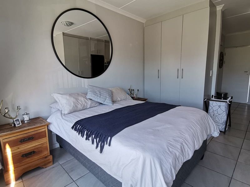 Bachelor Apartment For Sale in La Vie Estate, Paarl - Photo 9