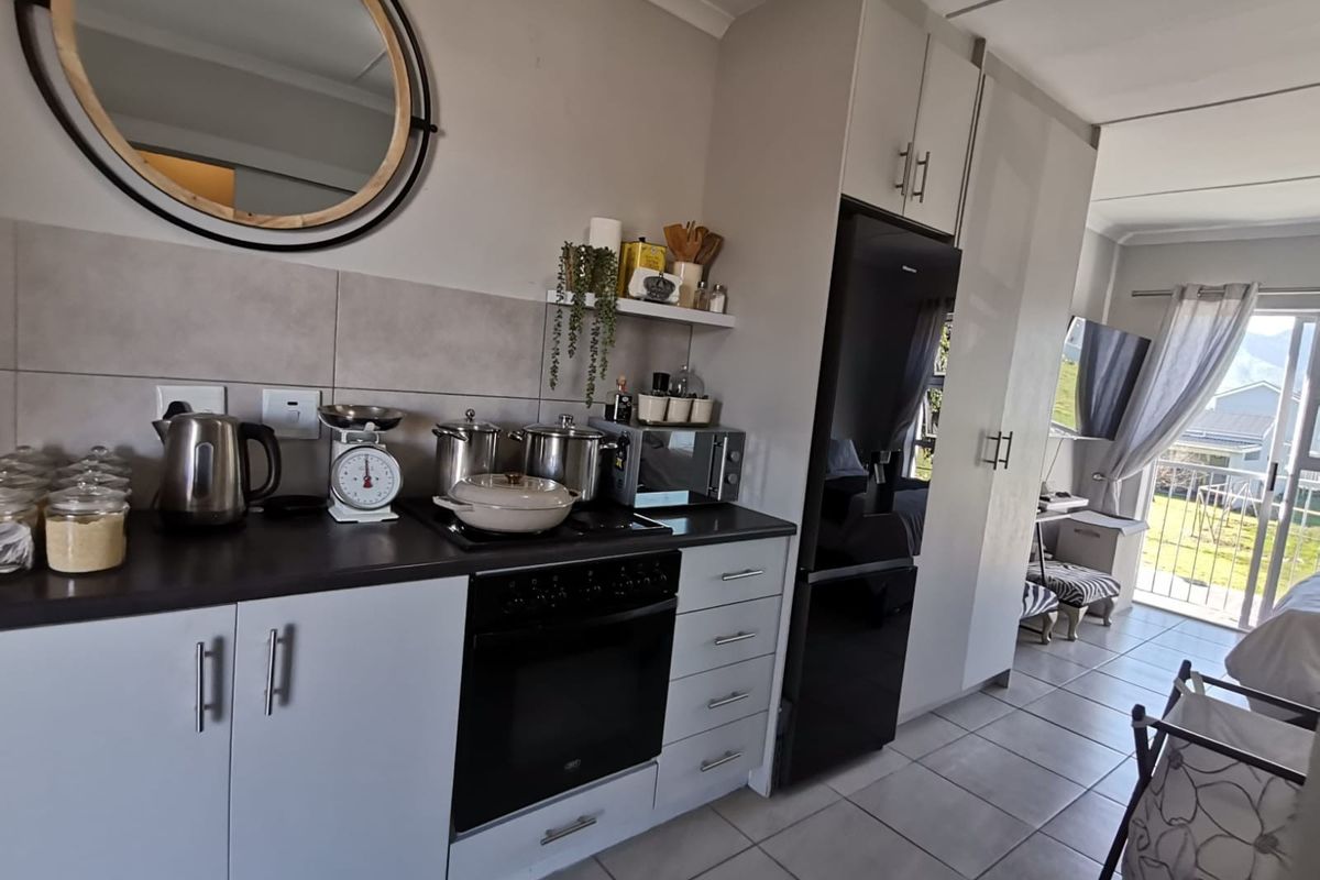 Bachelor Apartment For Sale in La Vie Estate, Paarl - Photo 3