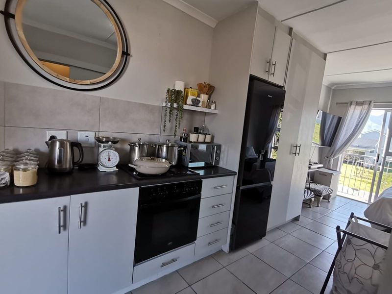 Bachelor Apartment For Sale in La Vie Estate, Paarl - Photo 3