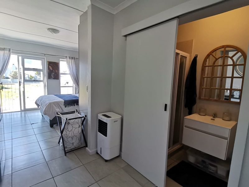 Bachelor Apartment For Sale in La Vie Estate, Paarl - Photo 10