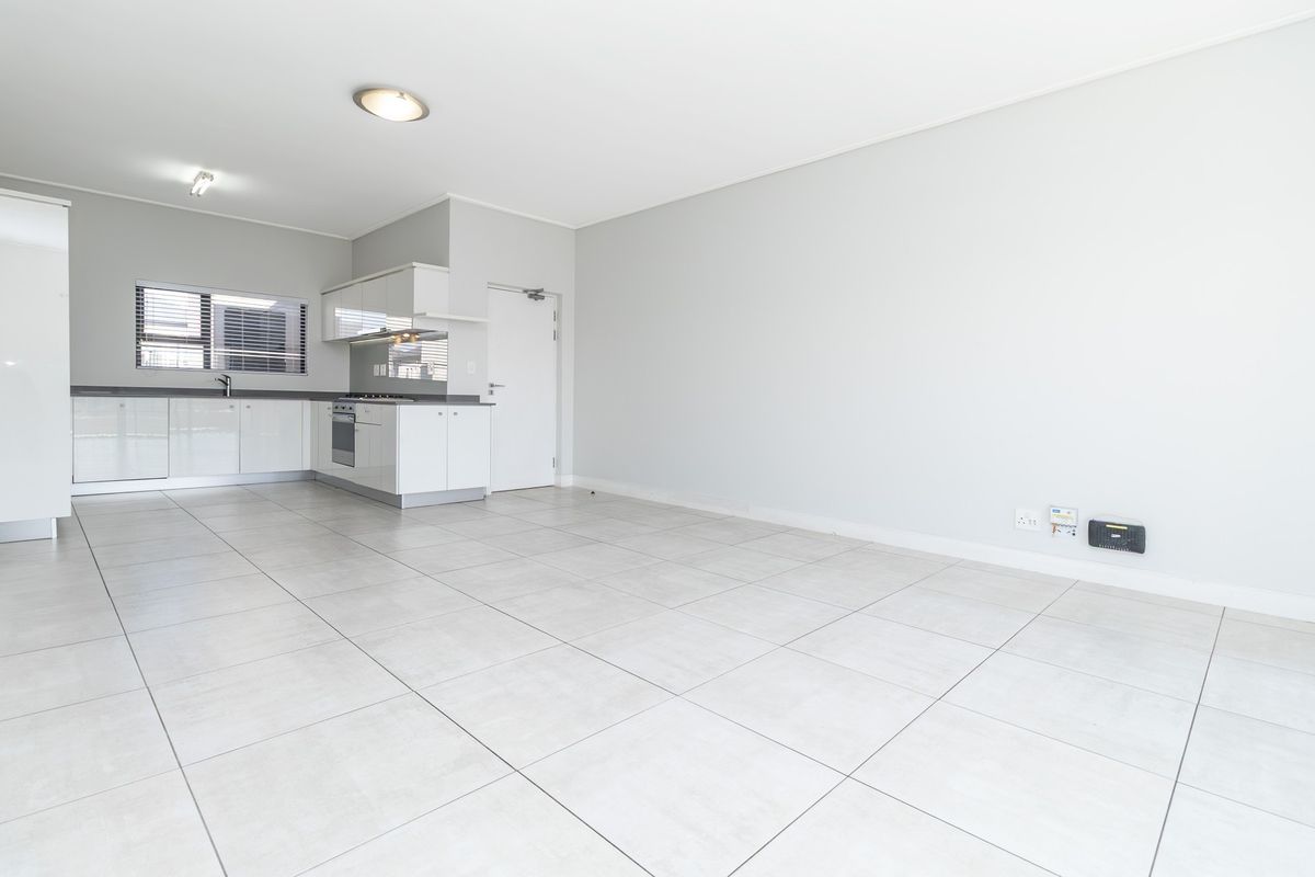 Sought After Garden Apartment at Prestigious Polofields Estate - Photo 3