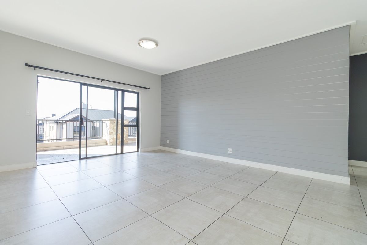 Sought After Garden Apartment at Prestigious Polofields Estate - Photo 4