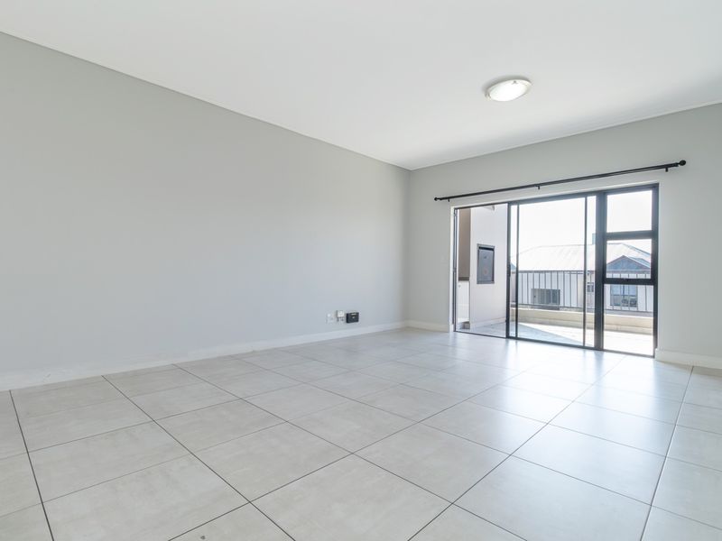 Sought After Garden Apartment at Prestigious Polofields Estate - Photo 5