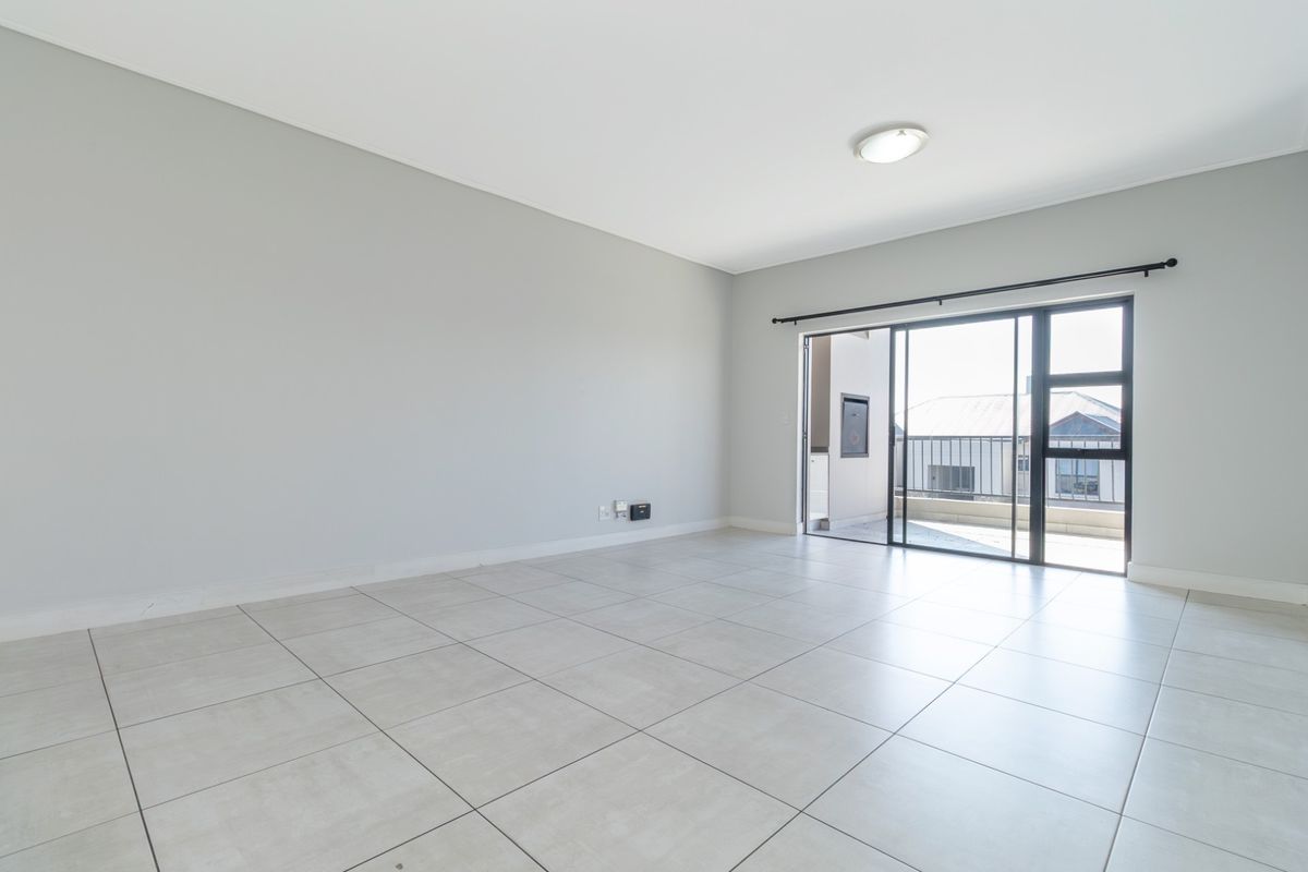 Sought After Garden Apartment at Prestigious Polofields Estate - Photo 5