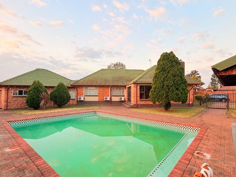 House For Sale in Ingagane, Newcastle, KwaZulu Natal - Photo 2