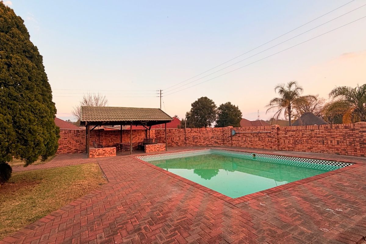 House For Sale in Ingagane, Newcastle, KwaZulu Natal - Photo 4