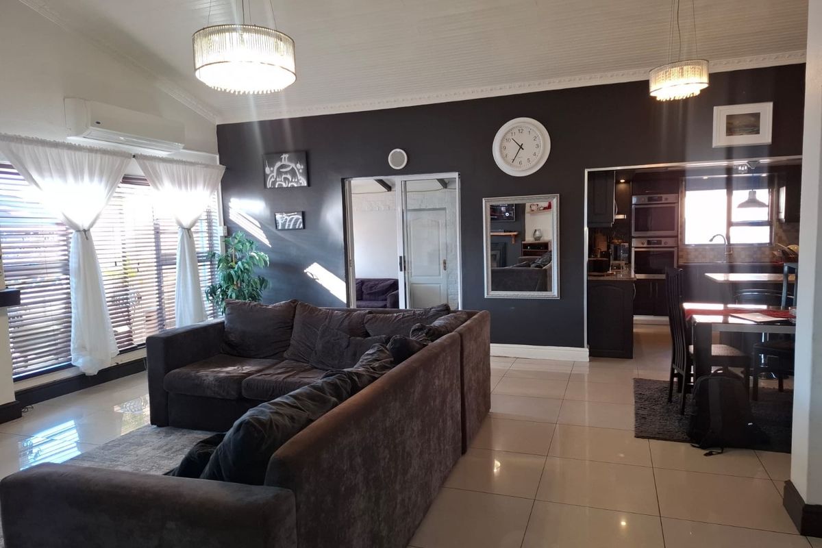 3 Bedroom house in Richmond Estate Goodwood - Photo 3