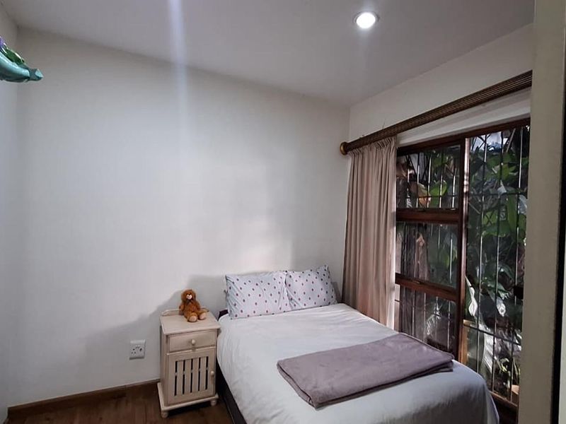 4 Bedroom Apartment for Sale R2 100 000.00 - Photo 8