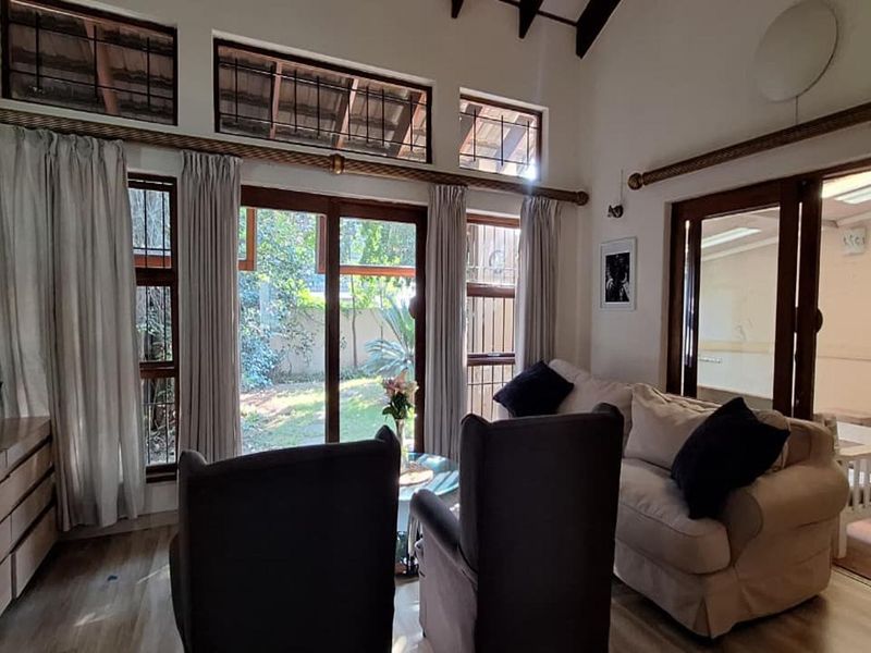 4 Bedroom Apartment for Sale R2 100 000.00 - Photo 7