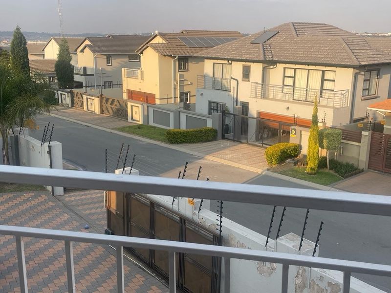 House To Rent in Blue Hills, Midrand - Photo 3