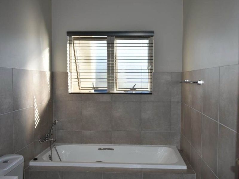 Apartment To Rent in Noordwyk, Midrand - Photo 9