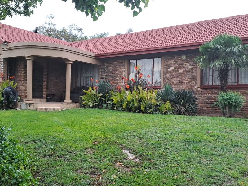5 Bedroom House For Sale in The Reeds,Centurion - Photo 1