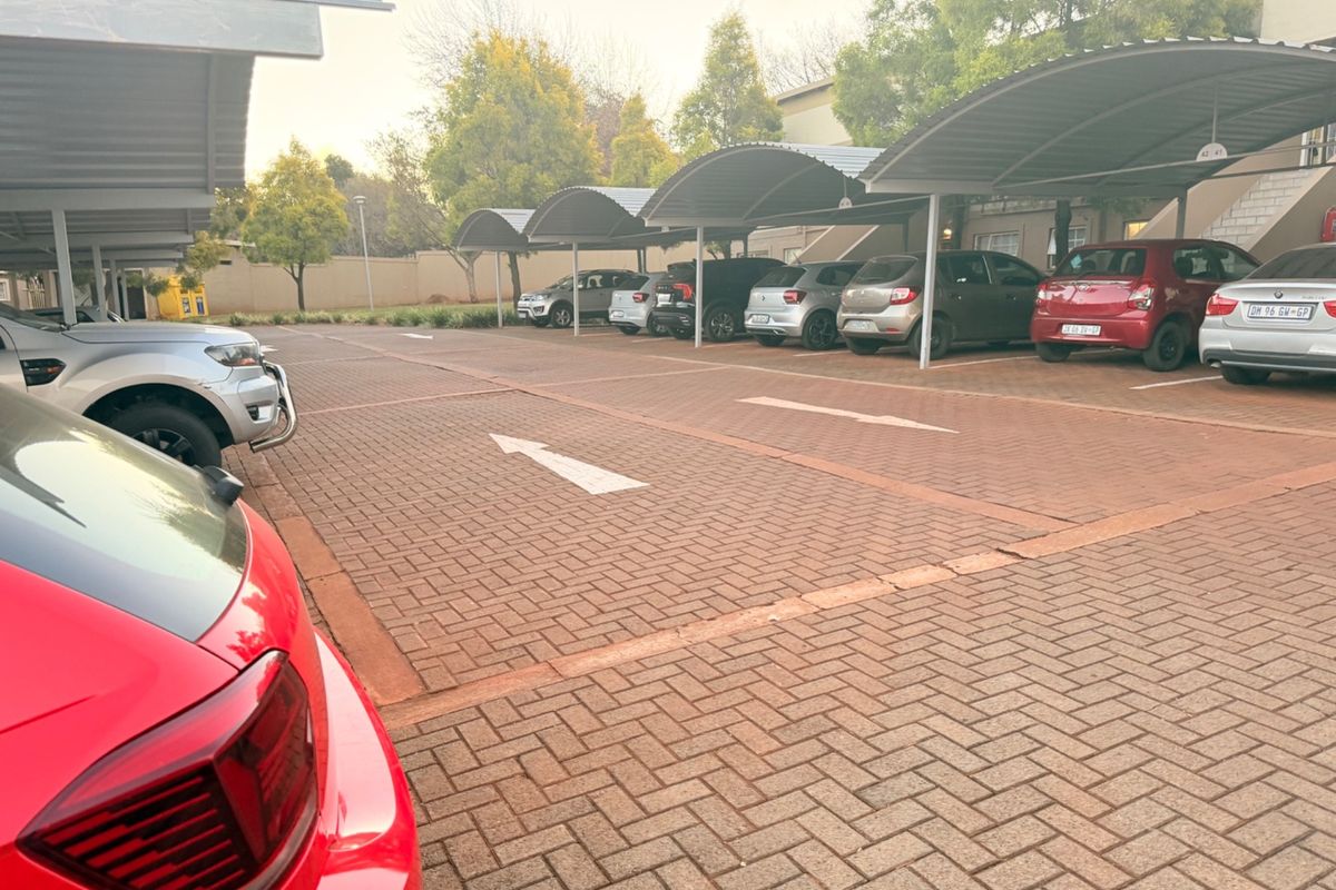 Apartment For Sale in Sunnyridge, Newcastle, KwaZulu Natal - Photo 3