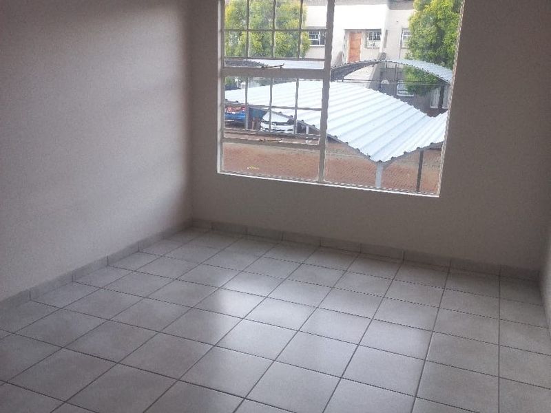 Apartment For Sale in Sunnyridge, Newcastle, KwaZulu Natal - Photo 9
