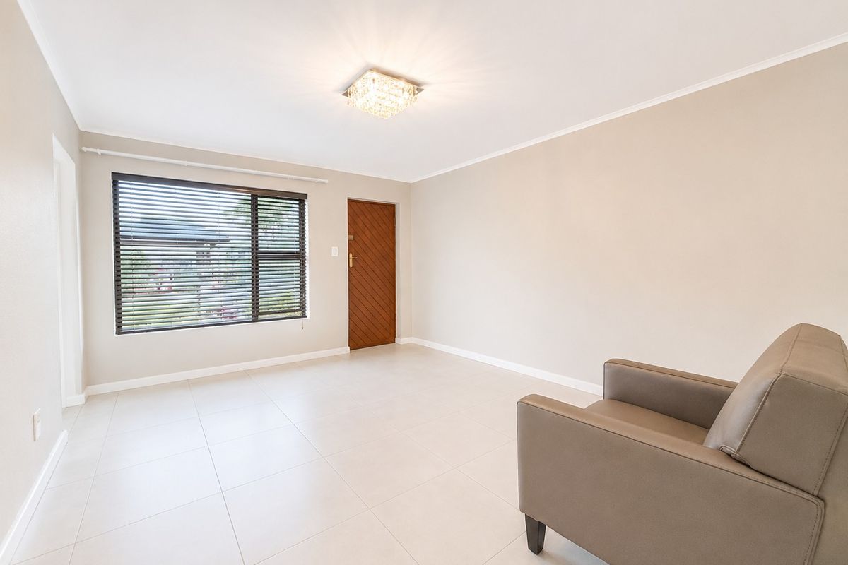 Lifestyle Living in Popular Estate!!! - Photo 3