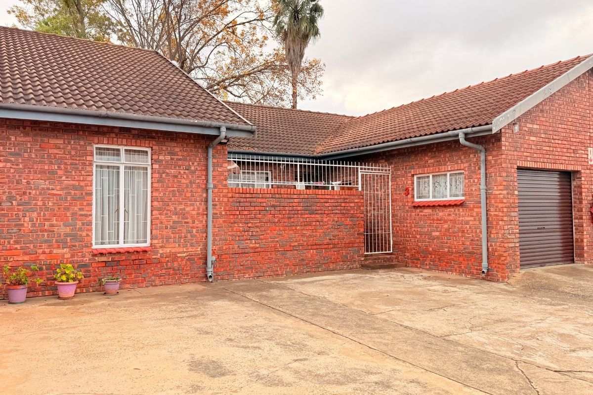 Townhouse For Sale in Vryheid, KwaZulu Natal - Photo 3