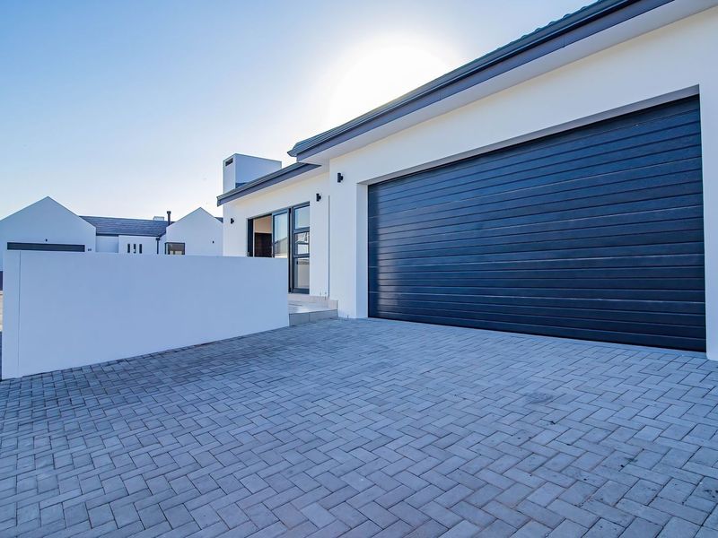 Fresh Foundations with Flawless Finishes - Shelley Point Golf Estate - Photo 2
