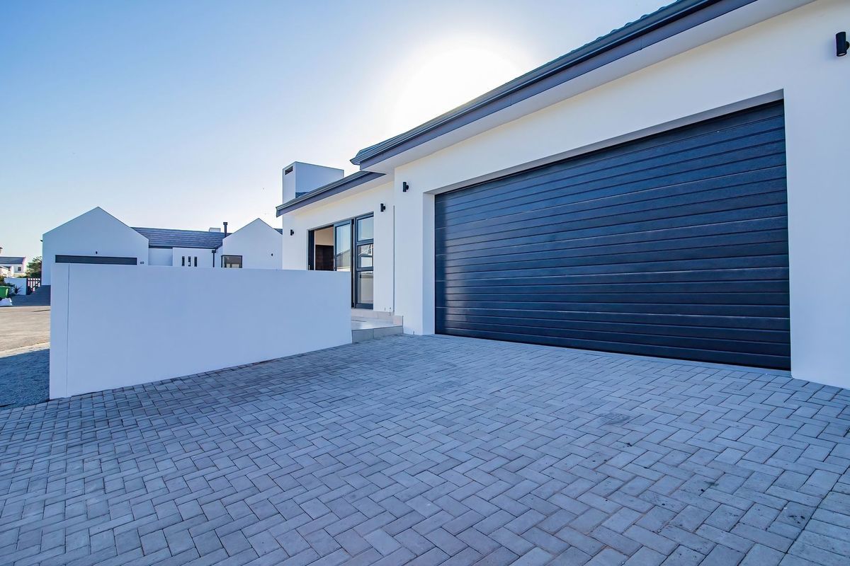 Fresh Foundations with Flawless Finishes - Shelley Point Golf Estate - Photo 2