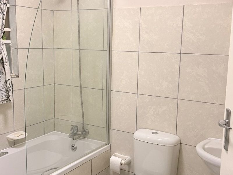 Apartment For Sale in Sunnyridge, Newcastle, KwaZulu Natal - Photo 6