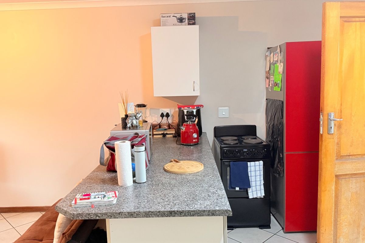 Apartment For Sale in Sunnyridge, Newcastle, KwaZulu Natal - Photo 3