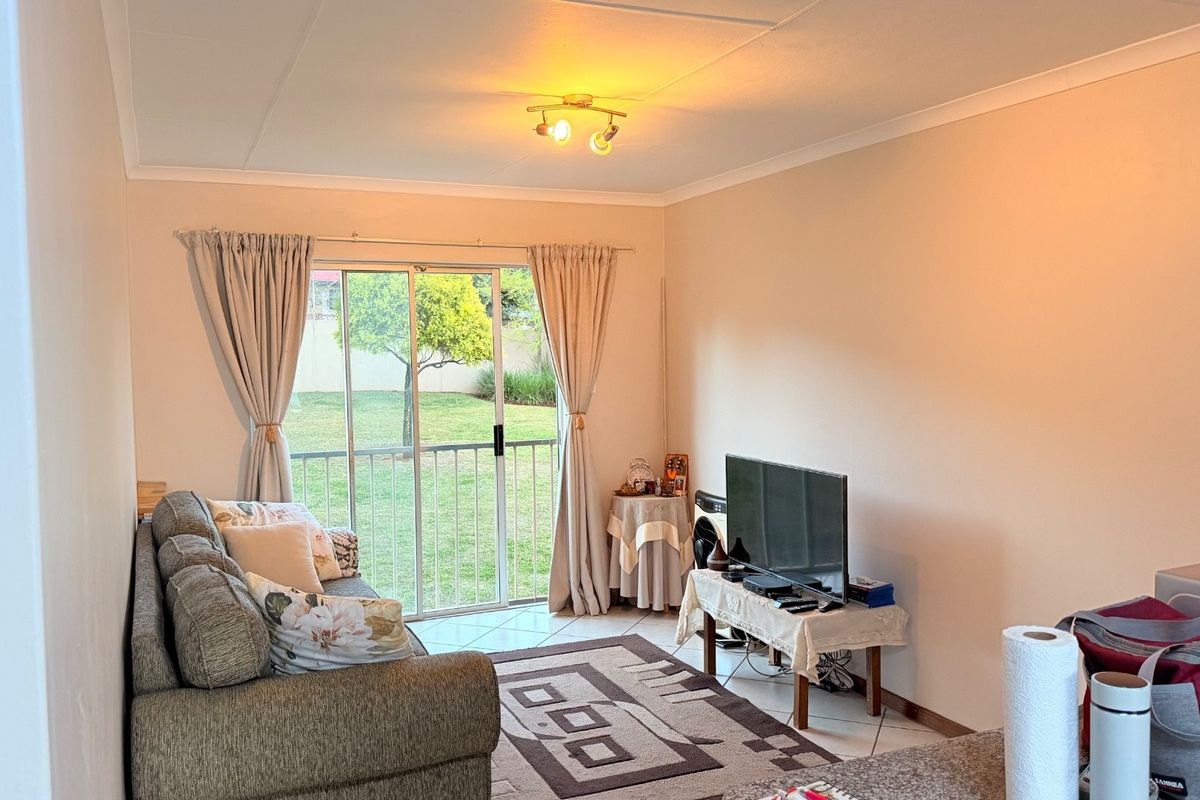 Apartment For Sale in Sunnyridge, Newcastle, KwaZulu Natal - Photo 2