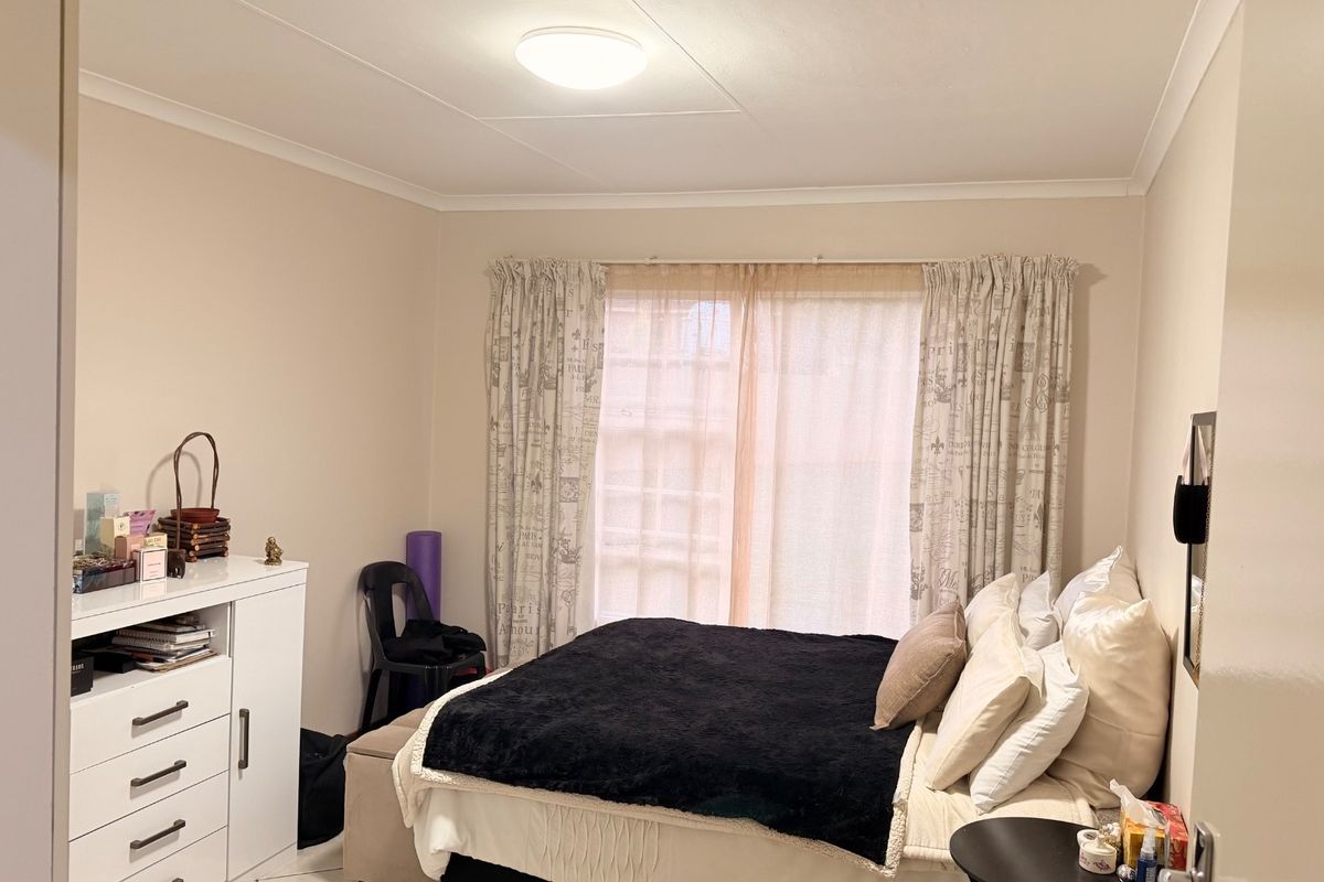 Apartment For Sale in Sunnyridge, Newcastle, KwaZulu Natal - Photo 4