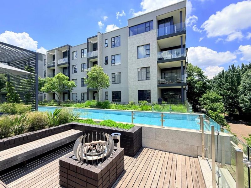Fully Furnished Luxury 1 Bedroom Apartment To Let at The Paramount, Houghton Estate - Photo 1