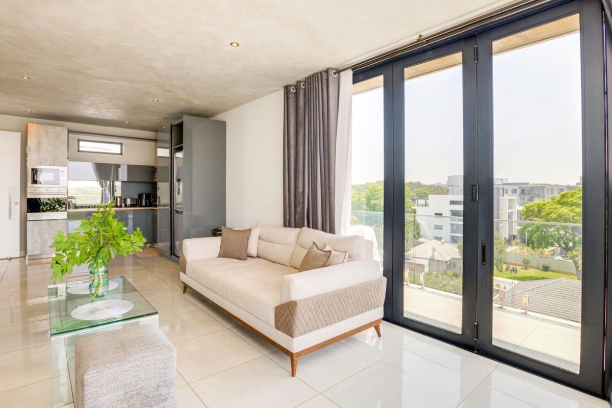 Fully Furnished Luxury 1 Bedroom Apartment To Let at The Paramount, Houghton Estate - Photo 5