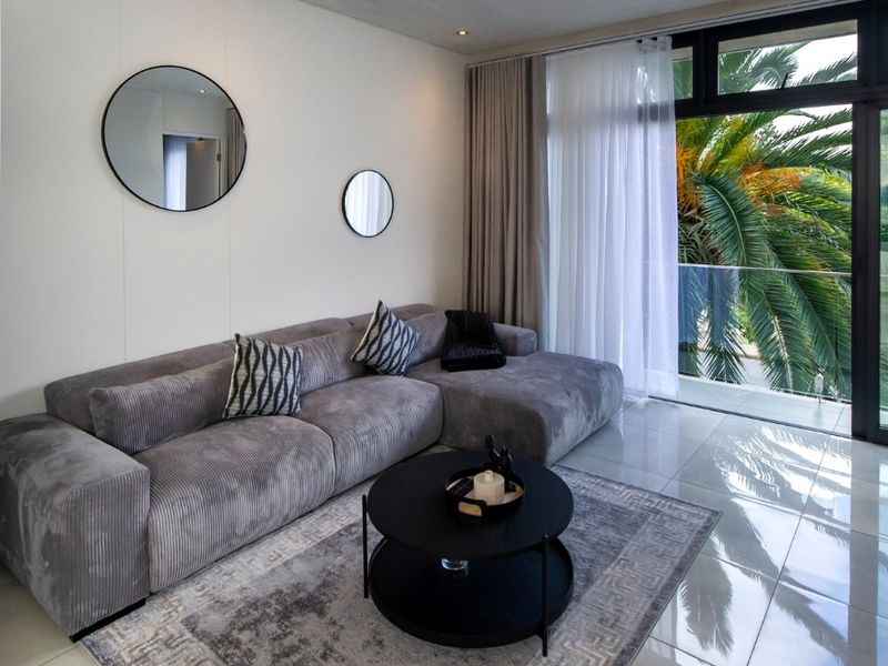 Fully Furnished Luxury 1 Bedroom Apartment To Let at The Paramount, Houghton Estate - Photo 8