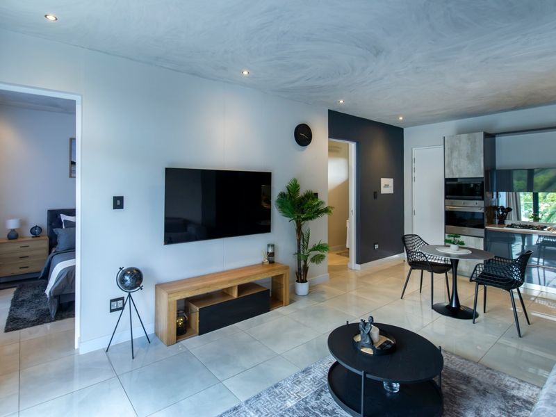 Fully Furnished Luxury 1 Bedroom Apartment To Let at The Paramount, Houghton Estate - Photo 7