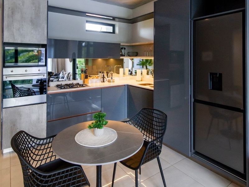 Fully Furnished Luxury 1 Bedroom Apartment To Let at The Paramount, Houghton Estate - Photo 10
