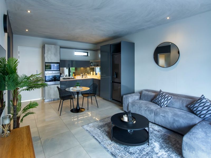 Fully Furnished Luxury 1 Bedroom Apartment To Let at The Paramount, Houghton Estate - Photo 6