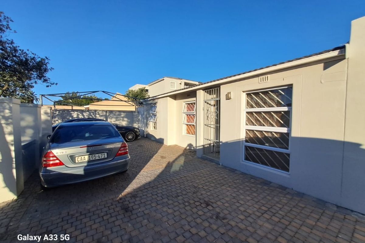 INCOME-GENERATING INVESTMENT PROPERTY WITH MULTIPLE DWELLINGS Ottery Cape Town - Photo 3